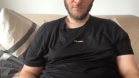 Snapshot of lt4 chatting on 12/23/24, 11:25 lt4 online show from 12/23/24, 11:25