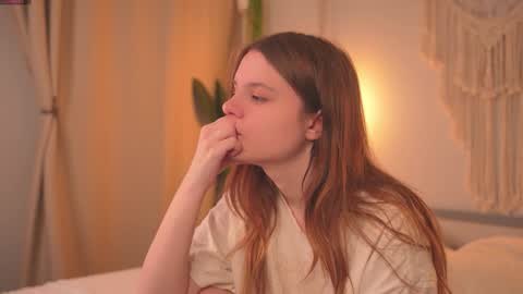 Snapshot of lu__lane chatting on 10/15/25, 08:14 Lu 3 online show from 10/15/25, 08:14