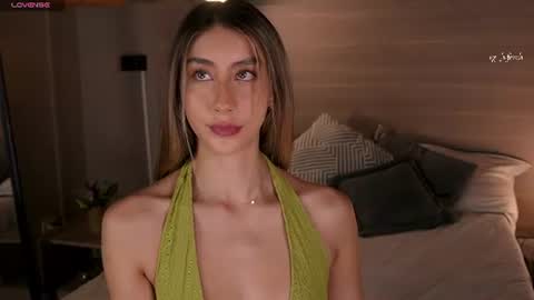 Snapshot of lua_ferch_ chatting on 06/19/26, 01:37 ---Goys incredible photographs online show from 06/19/26, 01:37