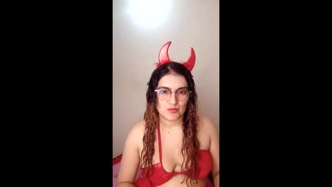 Snapshot of luana363 chatting on 03/21/26, 05:05 luana363 online show from 03/21/26, 05:05