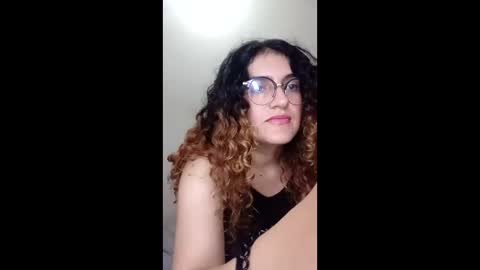 Snapshot of luana363 chatting on 04/16/26, 10:01 luana363 online show from 04/16/26, 10:01