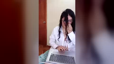 Snapshot of luana363 chatting on 06/21/26, 08:33 luana363 online show from 06/21/26, 08:33