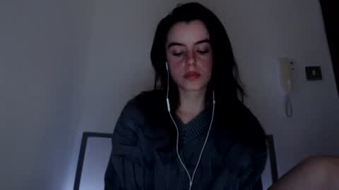 luana online show from 12/19/24, 10:21