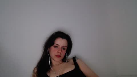 luana online show from 10/18/25, 09:37