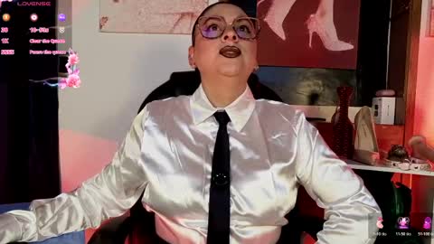 luanadabbraccio_ online show from 05/07/26, 02:44
