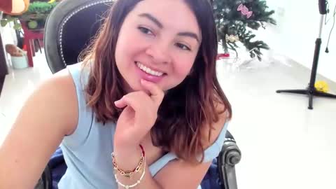 luara__01__lecat_1 online show from 12/02/25, 06:14