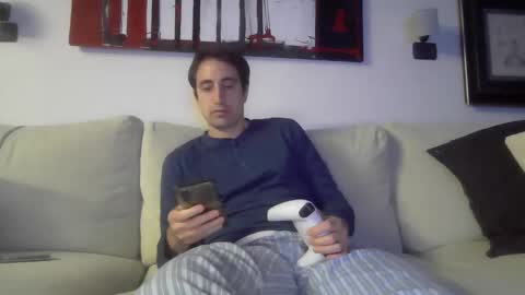 Snapshot of luca_f4 chatting on 10/30/25, 08:09 Luca online show from 10/30/25, 08:09