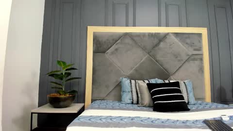 luca_morettii online show from 10/25/25, 12:34