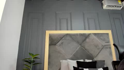 luca_morettii online show from 10/29/25, 12:07