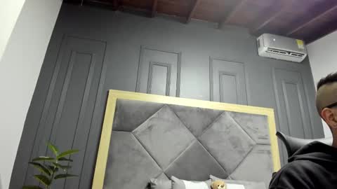 luca_morettii online show from 11/23/25, 12:27