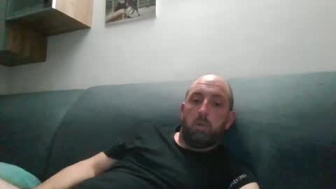 Snapshot of lucabeech88 chatting on 10/07/25, 08:50 Luca online show from 10/07/25, 08:50