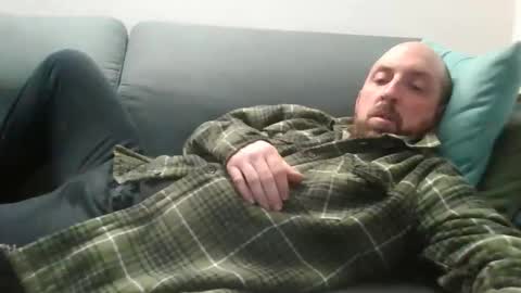 Snapshot of lucabeech88 chatting on 12/17/25, 07:09 Luca online show from 12/17/25, 07:09