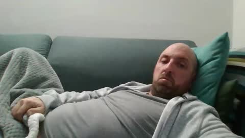 Snapshot of lucabeech88 chatting on 12/22/25, 07:44 Luca online show from 12/22/25, 07:44