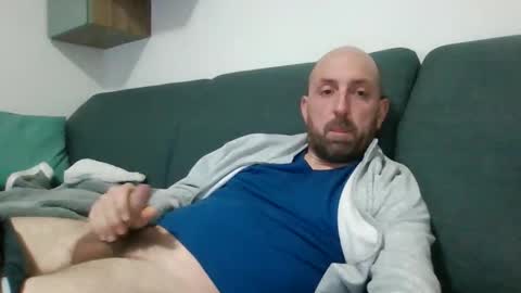 Snapshot of lucabeech88 chatting on 02/22/26, 08:07 Luca online show from 02/22/26, 08:07