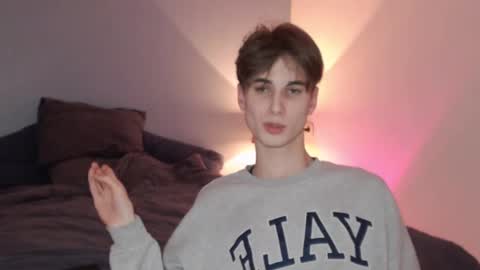 Snapshot of lucacharm chatting on 01/18/25, 10:49 lucacharm online show from 01/18/25, 10:49