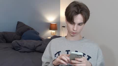 Snapshot of lucacharm chatting on 02/14/25, 06:29 lucacharm online show from 02/14/25, 06:29