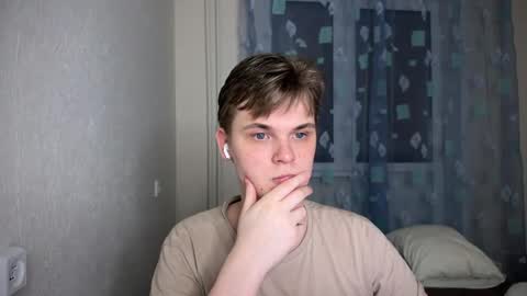 Snapshot of lucas_dany chatting on 12/07/24, 02:20 Lucas Gill online show from 12/07/24, 02:20