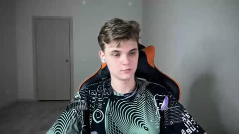 Snapshot of lucas_dany chatting on 12/28/24, 08:47 Lucas Gill online show from 12/28/24, 08:47