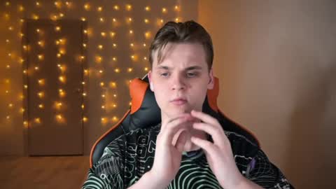 Snapshot of lucas_dany chatting on 01/09/25, 03:15 Lucas Gill online show from 01/09/25, 03:15