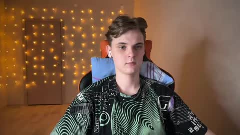 Snapshot of lucas_dany chatting on 01/10/25, 05:34 Lucas Gill online show from 01/10/25, 05:34