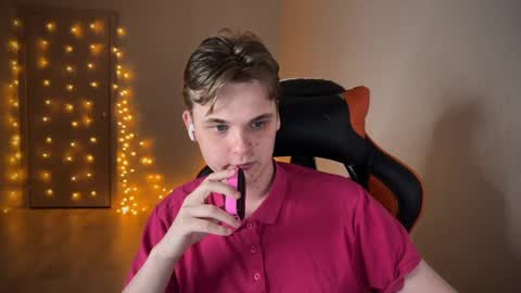 Snapshot of lucas_dany chatting on 01/17/25, 10:34 Lucas Gill online show from 01/17/25, 10:34