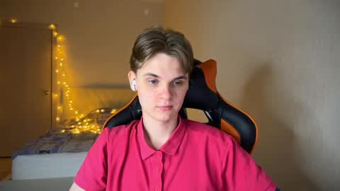 Snapshot of lucas_dany chatting on 02/14/25, 01:45 Lucas Gill online show from 02/14/25, 01:45