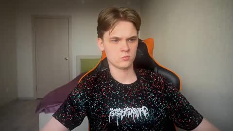 Snapshot of lucas_dany chatting on 03/08/25, 12:09 Lucas Gill online show from 03/08/25, 12:09