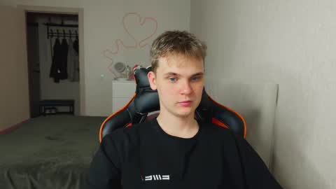 Snapshot of lucas_dany chatting on 09/29/25, 02:38 Lucas Gill online show from 09/29/25, 02:38