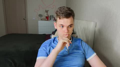 Snapshot of lucas_dany chatting on 11/25/25, 04:34 Lucas Gill online show from 11/25/25, 04:34