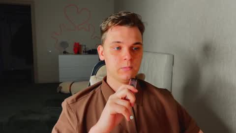 Snapshot of lucas_dany chatting on 01/07/26, 02:41 Lucas Gill online show from 01/07/26, 02:41