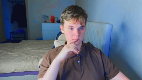 Snapshot of lucas_dany chatting on 02/10/26, 12:31 Lucas Gill online show from 02/10/26, 12:31