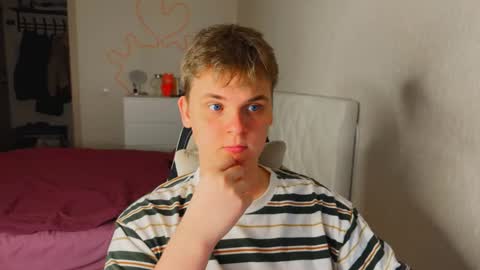 Snapshot of lucas_dany chatting on 03/19/26, 01:42 Lucas Gill online show from 03/19/26, 01:42