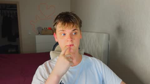 Snapshot of lucas_dany chatting on 03/27/26, 02:39 Lucas Gill online show from 03/27/26, 02:39