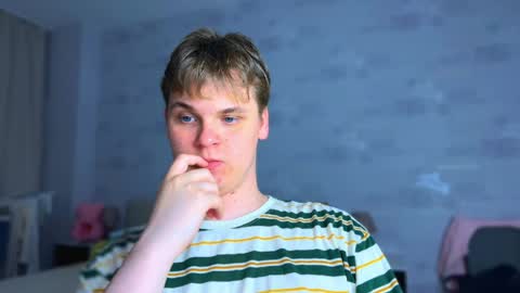 Snapshot of lucas_dany chatting on 04/10/26, 07:40 Lucas Gill online show from 04/10/26, 07:40