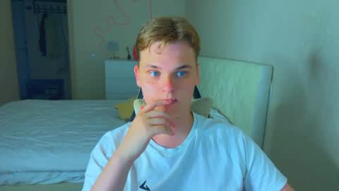 Snapshot of lucas_dany chatting on 07/17/26, 05:07 Lucas Gill online show from 07/17/26, 05:07