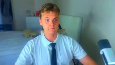 Snapshot of lucas_dany chatting on 07/31/26, 02:44 Lucas Gill online show from 07/31/26, 02:44