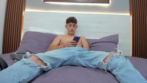 Snapshot of lucas_red chatting on 06/10/26, 04:23 Lucas online show from 06/10/26, 04:23