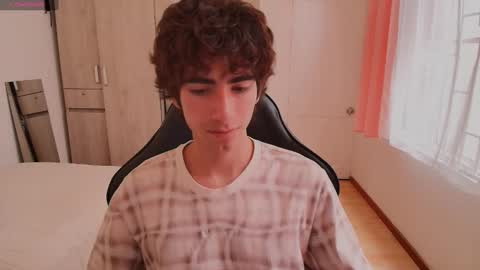 lucas_xo online show from 09/17/25, 08:21