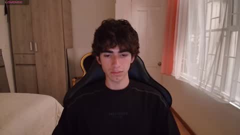 lucas_xo online show from 09/19/25, 10:21