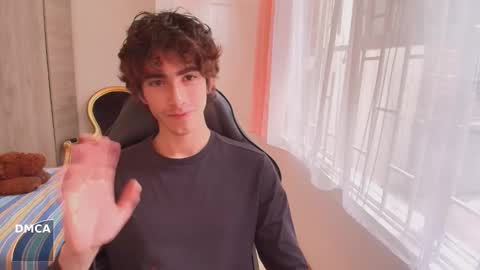 lucas_xo online show from 10/04/25, 08:29