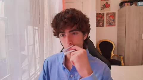 lucas_xo online show from 10/14/25, 07:03