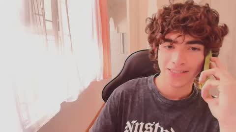 lucas_xo online show from 10/24/25, 07:10