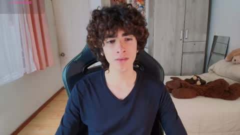 lucas_xo online show from 12/21/25, 09:22