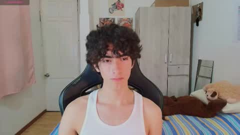 Snapshot of lucas_xo chatting on 03/25/26, 04:40 lucas_xo online show from 03/25/26, 04:40
