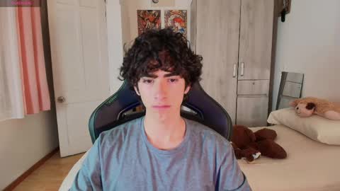Snapshot of lucas_xo chatting on 04/02/26, 10:51 lucas_xo online show from 04/02/26, 10:51