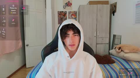 Snapshot of lucas_xo chatting on 04/06/26, 03:26 lucas_xo online show from 04/06/26, 03:26