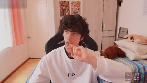 Snapshot of lucas_xo chatting on 04/09/26, 06:02 lucas_xo online show from 04/09/26, 06:02