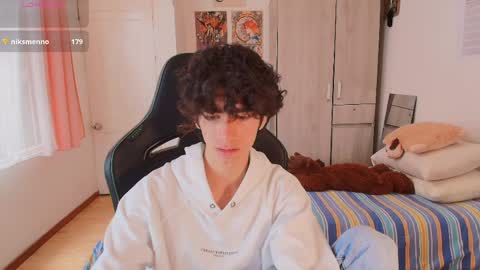 Snapshot of lucas_xo chatting on 04/10/26, 06:45 lucas_xo online show from 04/10/26, 06:45