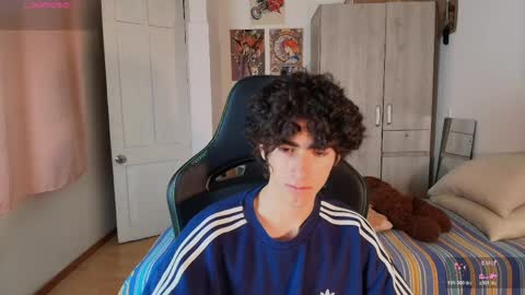 Snapshot of lucas_xo chatting on 04/14/26, 10:49 lucas_xo online show from 04/14/26, 10:49