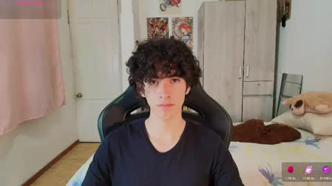 Snapshot of lucas_xo chatting on 04/16/26, 12:44 lucas_xo online show from 04/16/26, 12:44
